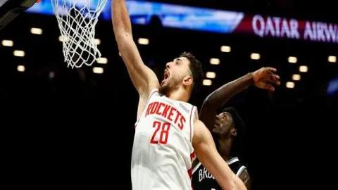 泰山队球员史松宸训练受伤，康复期预计六周