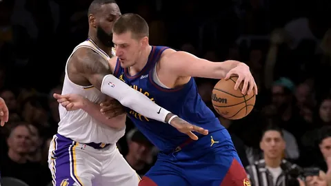 国足新任主帅上任亮相，伊万科维奇剖析国足信心与进攻不足之处